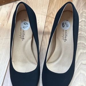 Comfortiva Black Women's Slip-On Round-Toe Ballet Flats